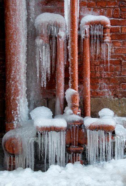 Frozen Pipes Repair due to snow how to solve